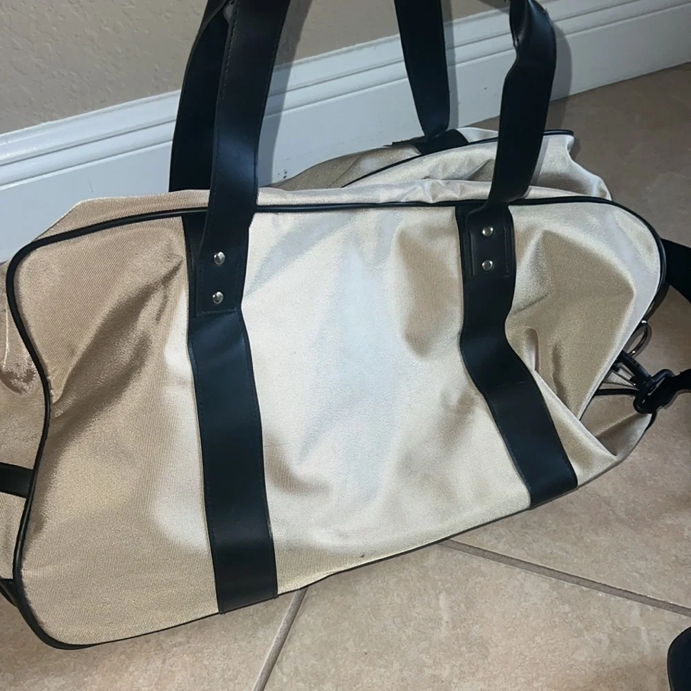 Calvin Klein roller luggage perfect for a carry-on use have some stain